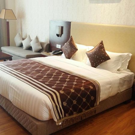 Clarion Inn Jaipur Kukas Oda fotoğraf