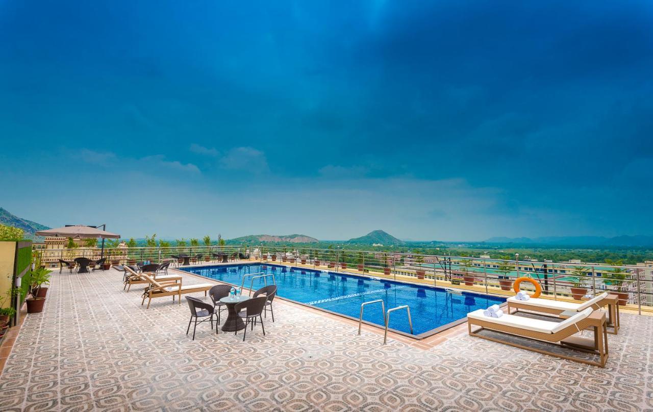 Clarion Inn Jaipur Kukas Dış mekan fotoğraf