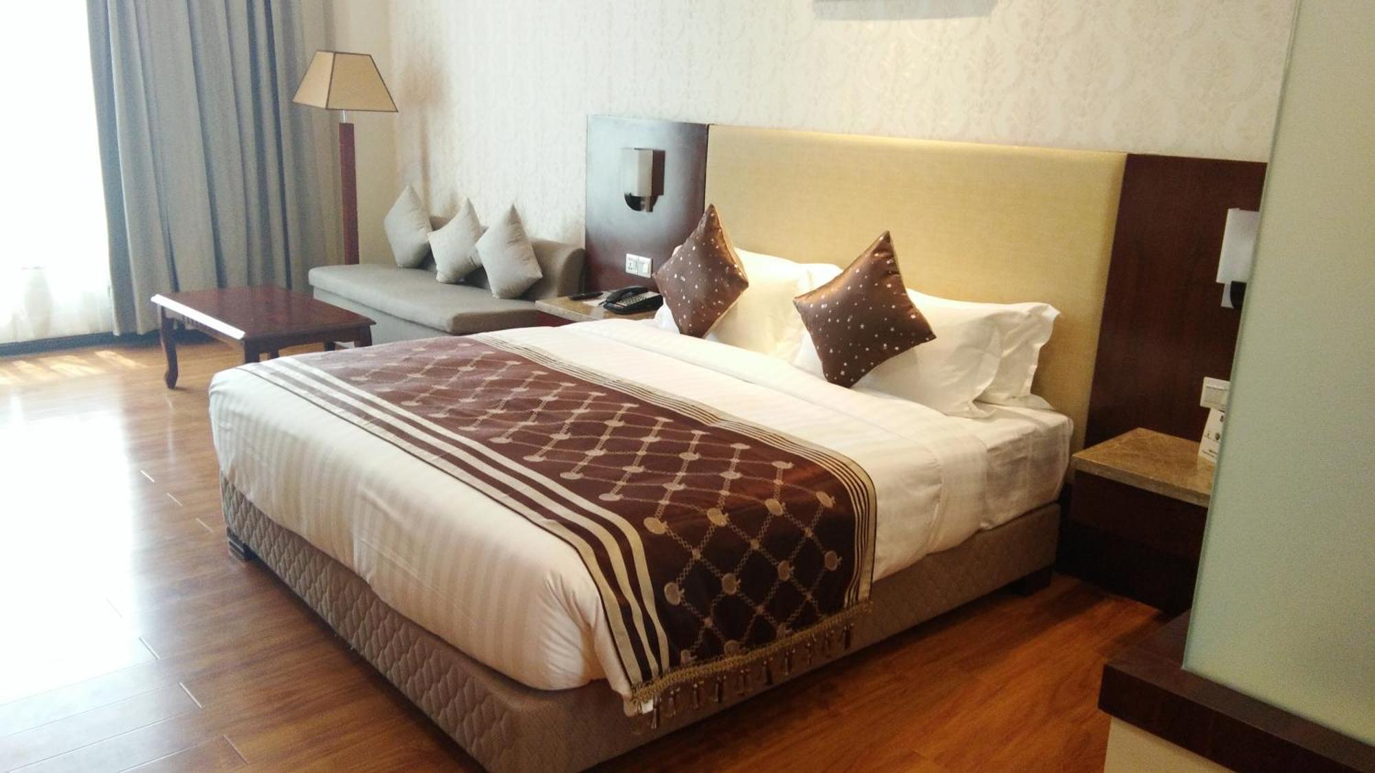Clarion Inn Jaipur Kukas Oda fotoğraf